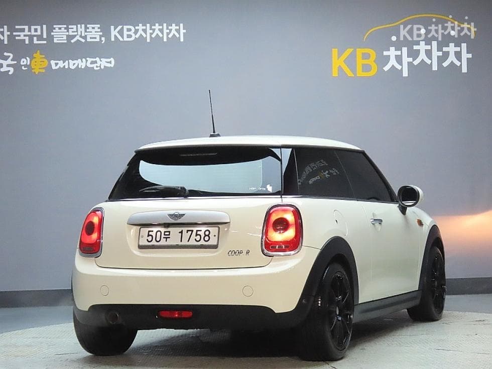 Мини Cooper1.5 Стандартен - 2