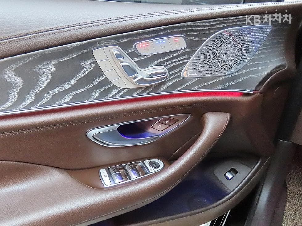 Mercedes-Benz CLS클래스(C257)CLS400d 4MATIC Стандартен - 13