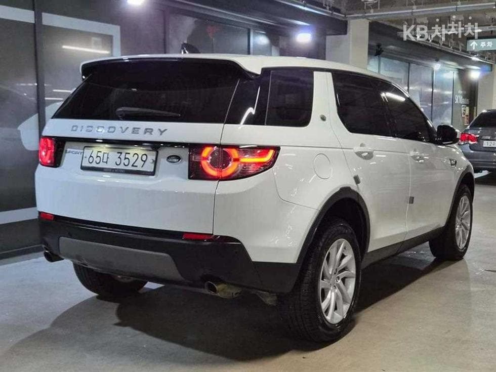 Land Rover 디스커버리 스포츠2.0 TD4 HSE Luxury - 4