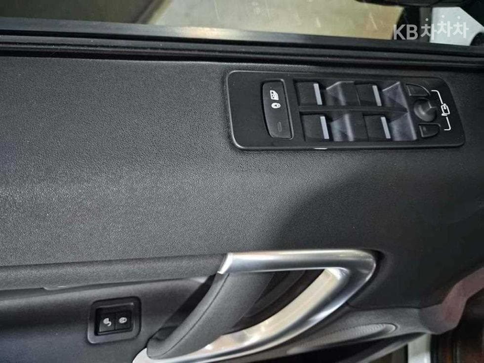 Land Rover 디스커버리 스포츠2.0 TD4 HSE Luxury - 11