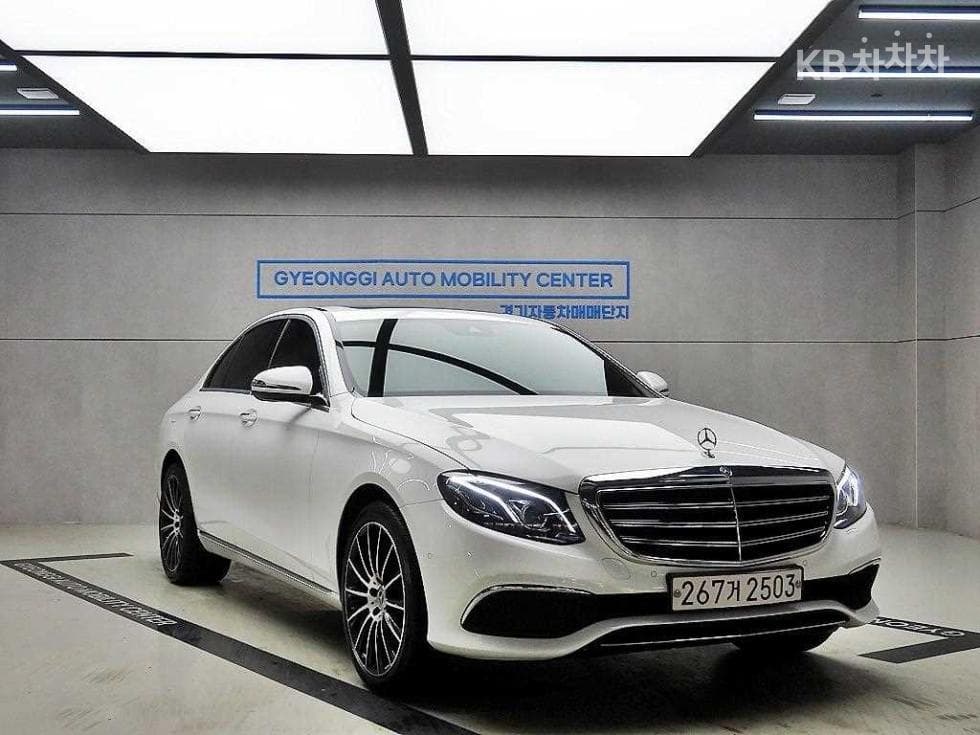 Mercedes-Benz E-Клас (W213) E220d 4MATIC Exclusive - Image 1