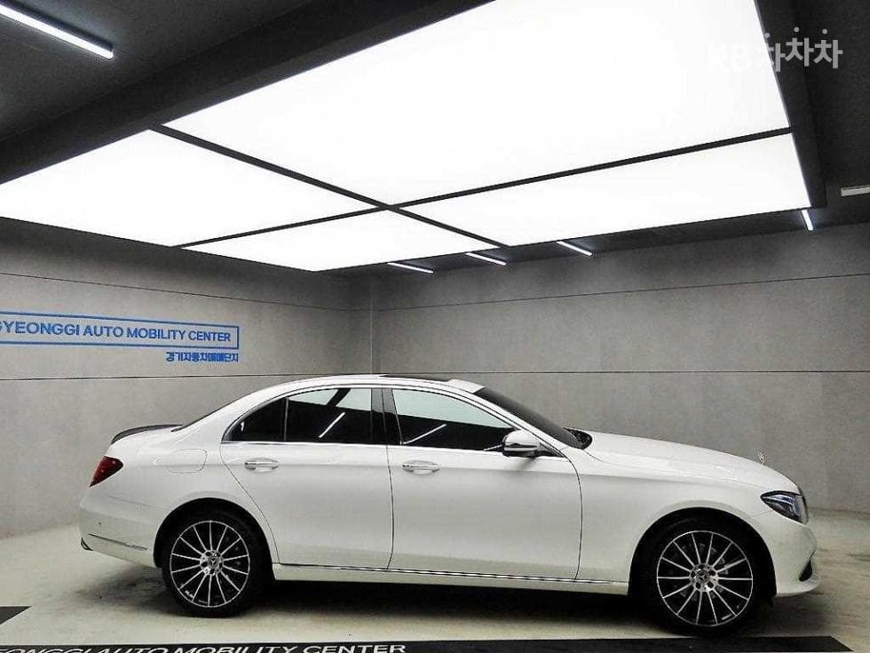 Mercedes-Benz E-Клас (W213)E220d 4MATIC Exclusive - 2