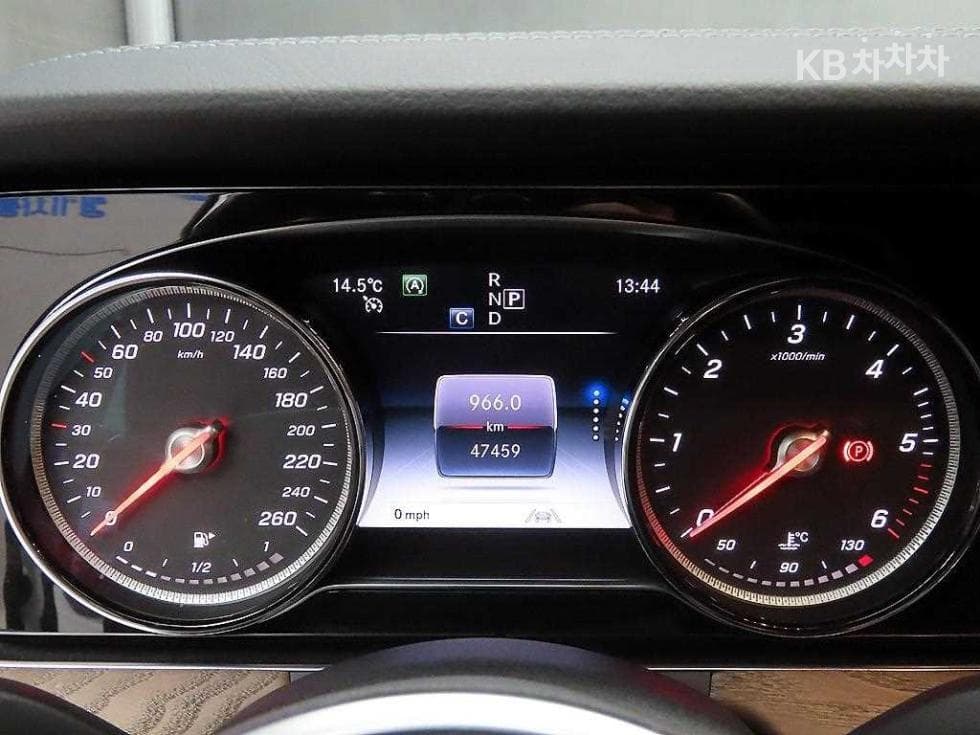 Mercedes-Benz E-Клас (W213)E220d 4MATIC Exclusive - 8