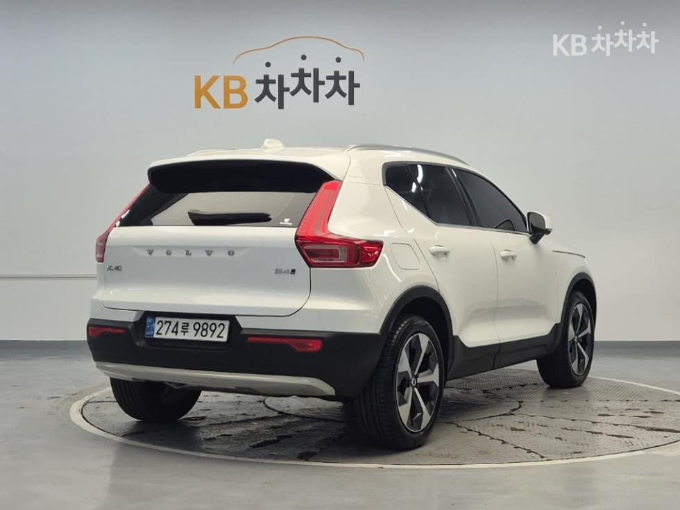 Volvo XC40B4 AWD Ultra Bright - 3
