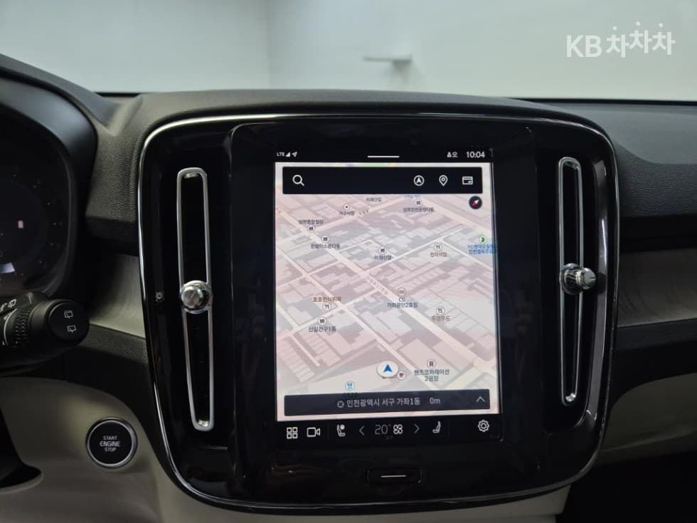 Volvo XC40B4 AWD Ultra Bright - 14