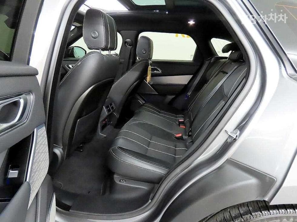 Land Rover Range Rover 벨라3.0 D300 R-Dynamic SE - 6