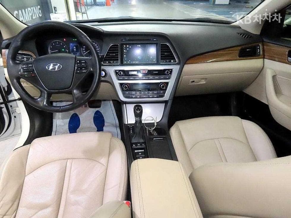 Hyundai Sonata LFLPI Modern Disabled-accessible - 10