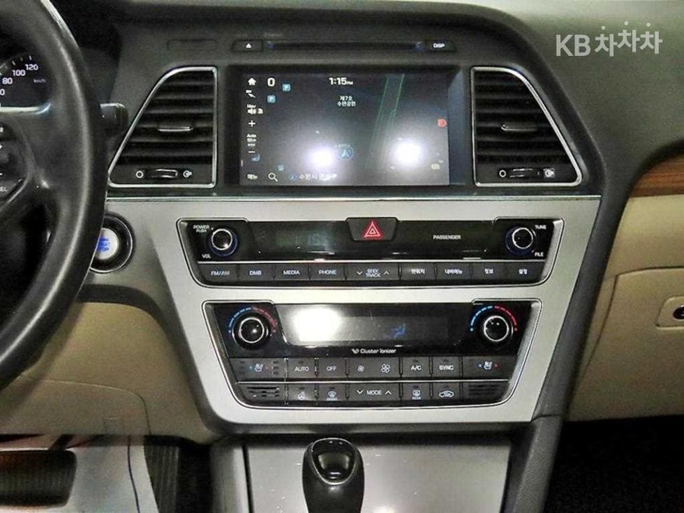 Hyundai Sonata LFLPI Modern Disabled-accessible - 11