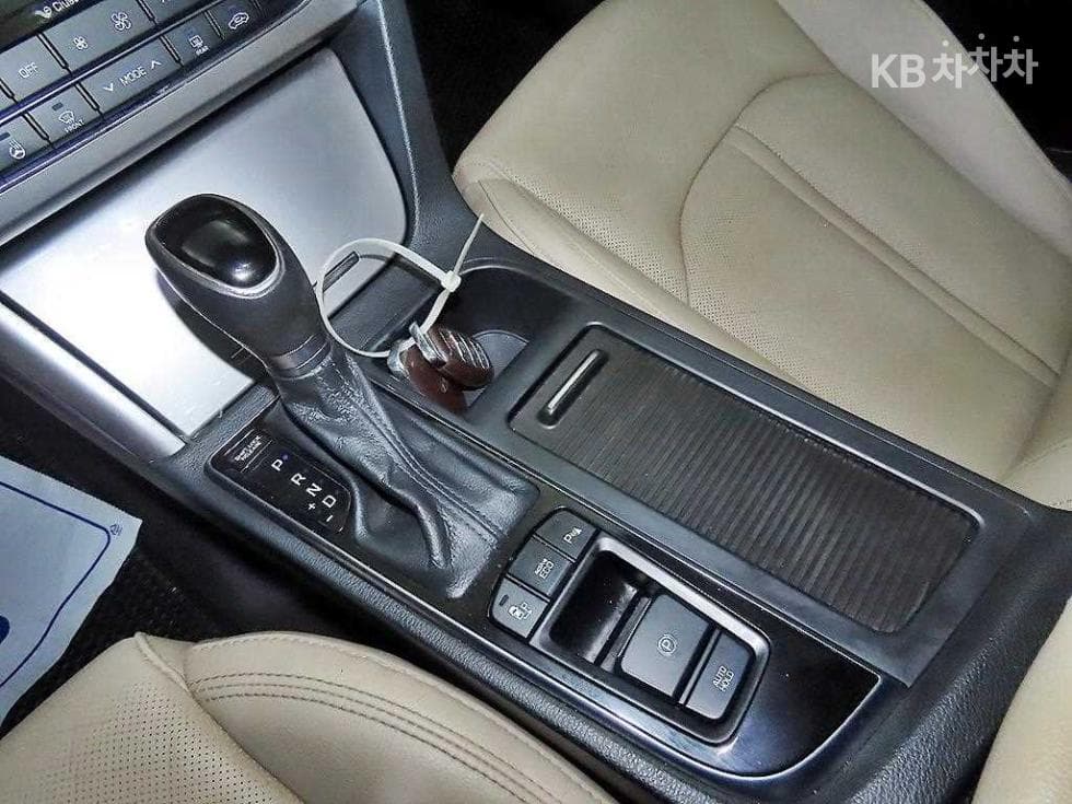 Hyundai Sonata LFLPI Modern Disabled-accessible - 12