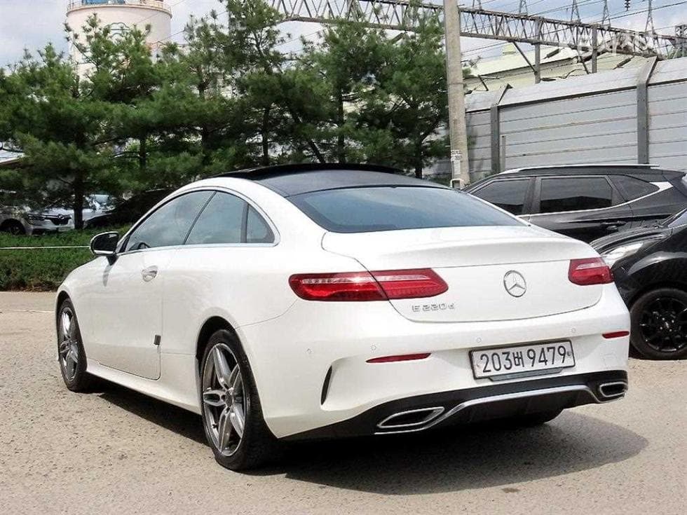 Mercedes-Benz E-Class (W213)E220d COUPE - 3