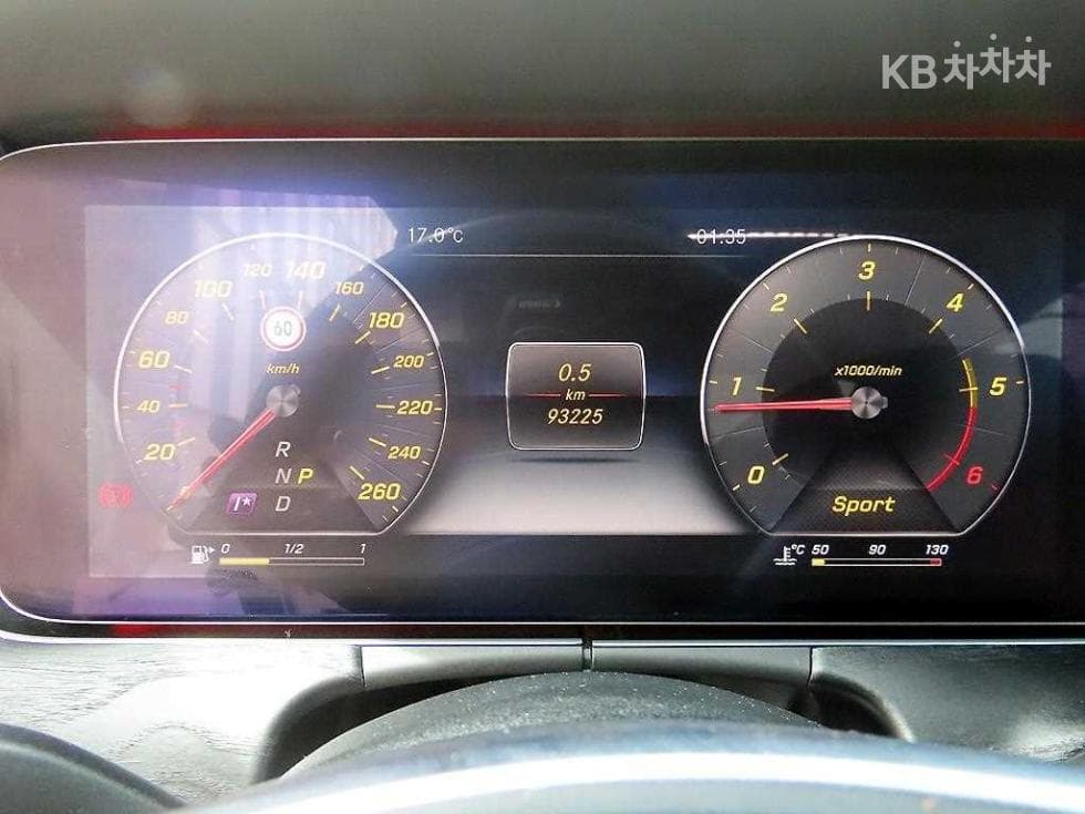 Mercedes-Benz E-Class (W213)E220d COUPE - 9