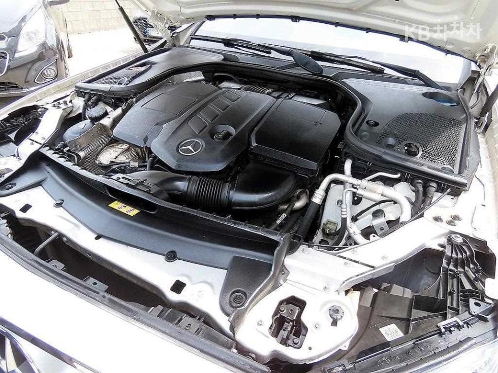 Mercedes-Benz E-Class (W213)E220d COUPE - 18