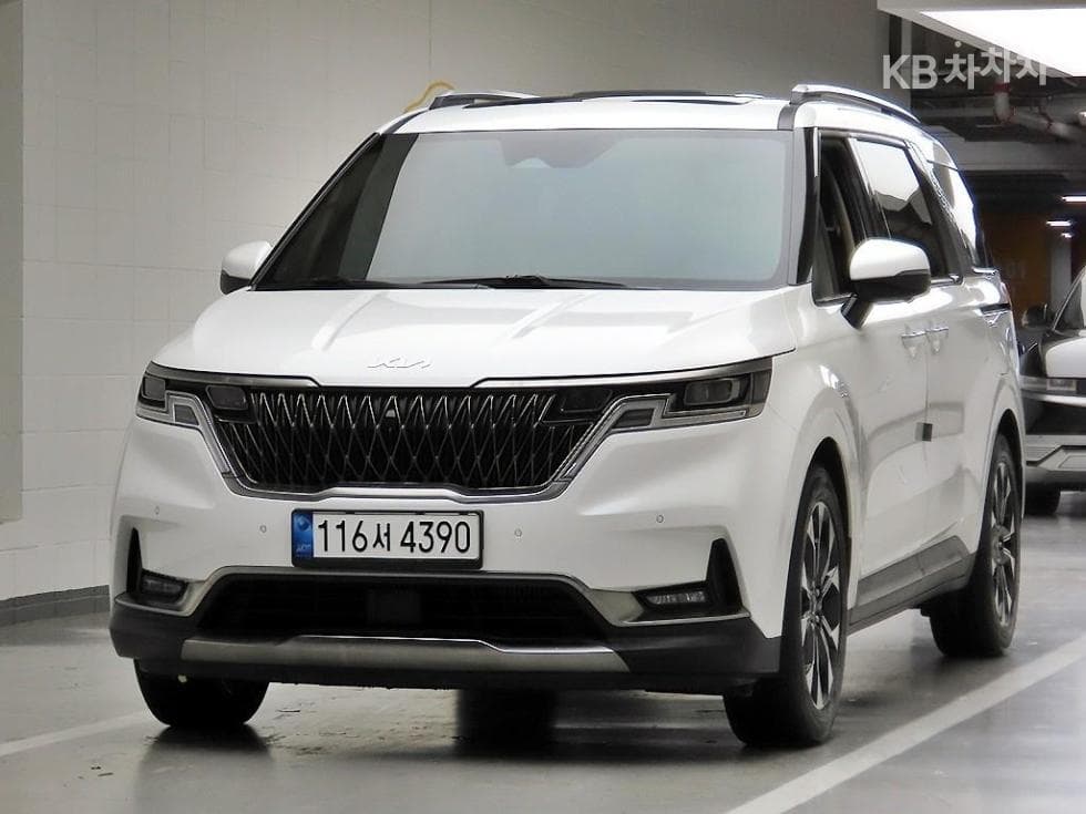 Kia Carnival 4th generationD2.2 7-seater (Limousine) Signature - 2