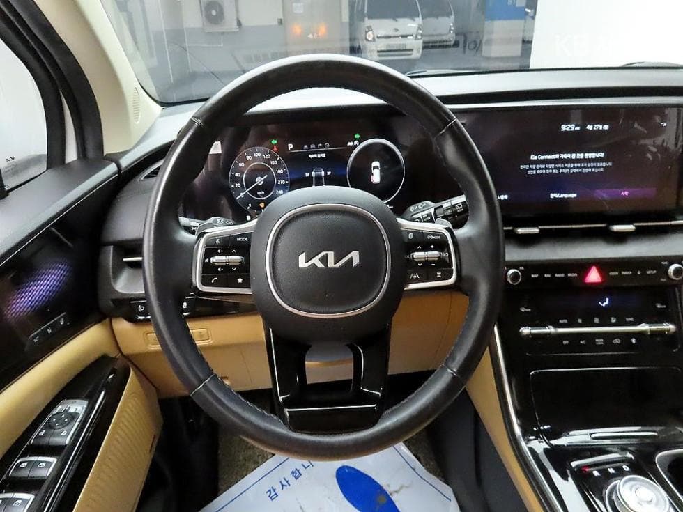 Kia Carnival 4th generationD2.2 7-seater (Limousine) Signature - 7