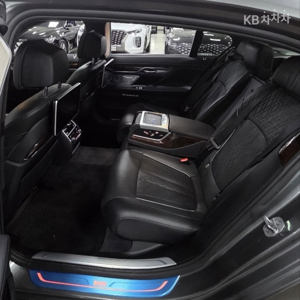 BMW 7시리즈 (G11)750Li xDrive Standard - 7