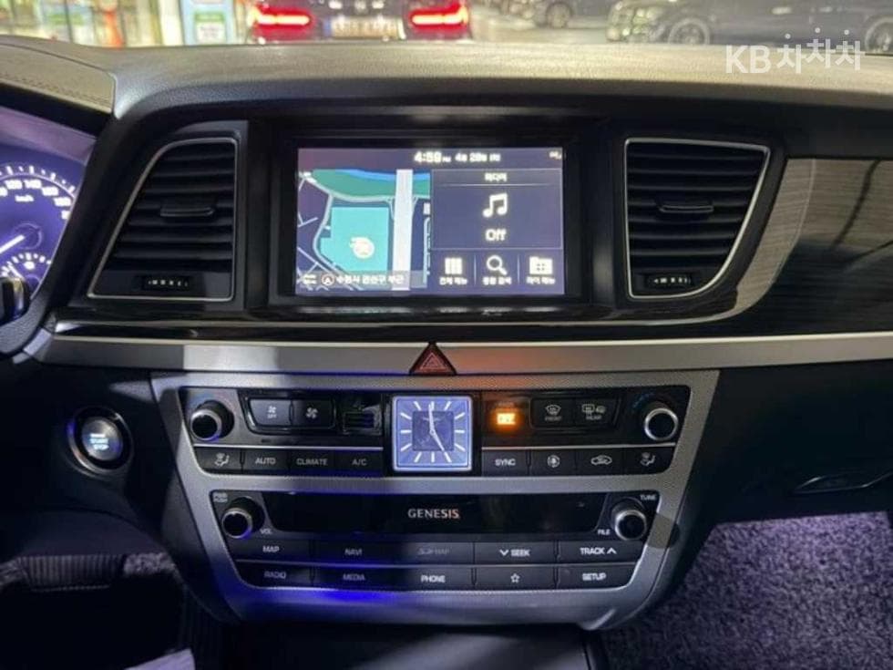 Genesis G803.3 GDI AWD Luxury Special (special feature/edition) - 10