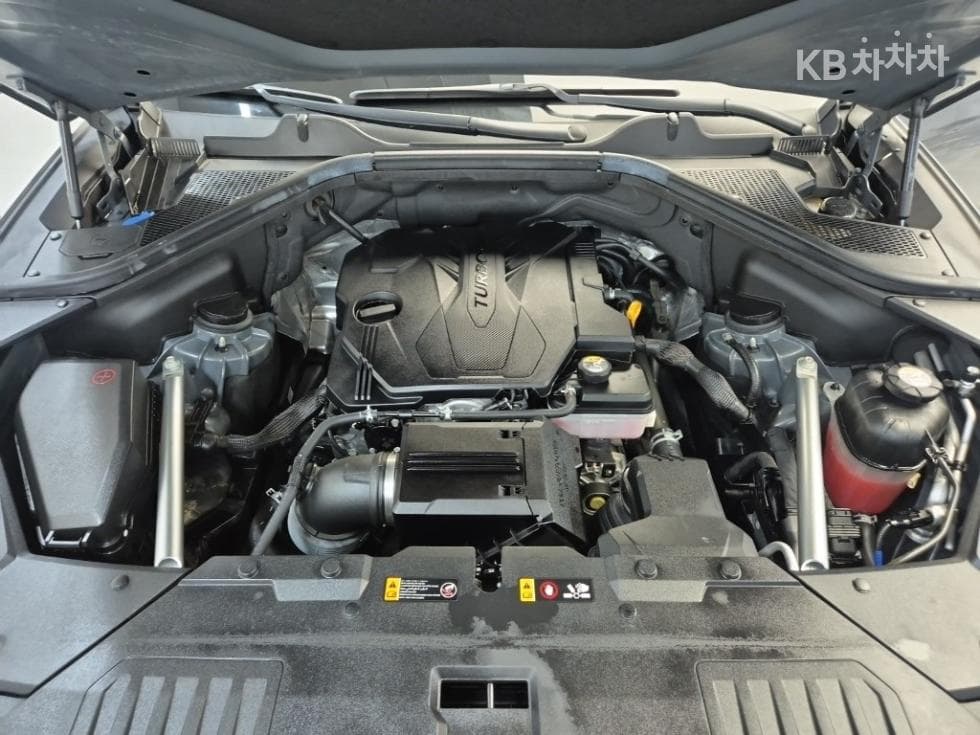 Genesis GV802.5 Turbo Gasoline 2WD - 5