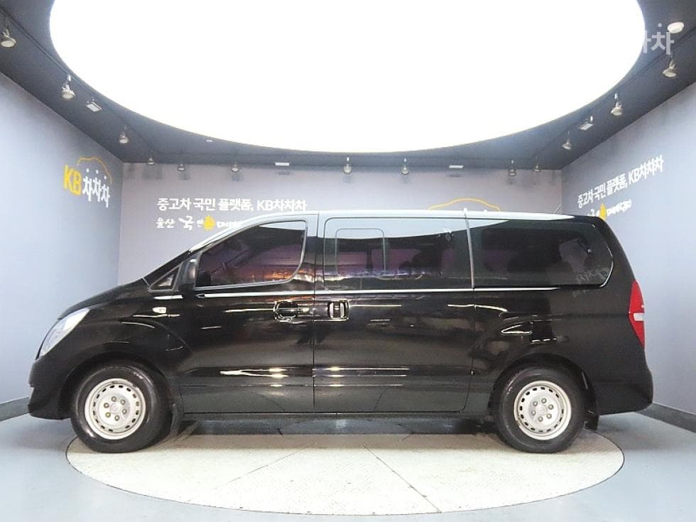 Hyundai Grand Starex12-seater Wagon CVX Smart - 5