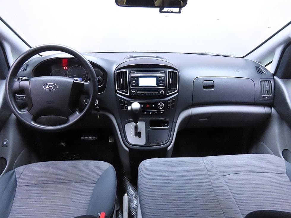 Hyundai Grand Starex12-seater Wagon CVX Smart - 6
