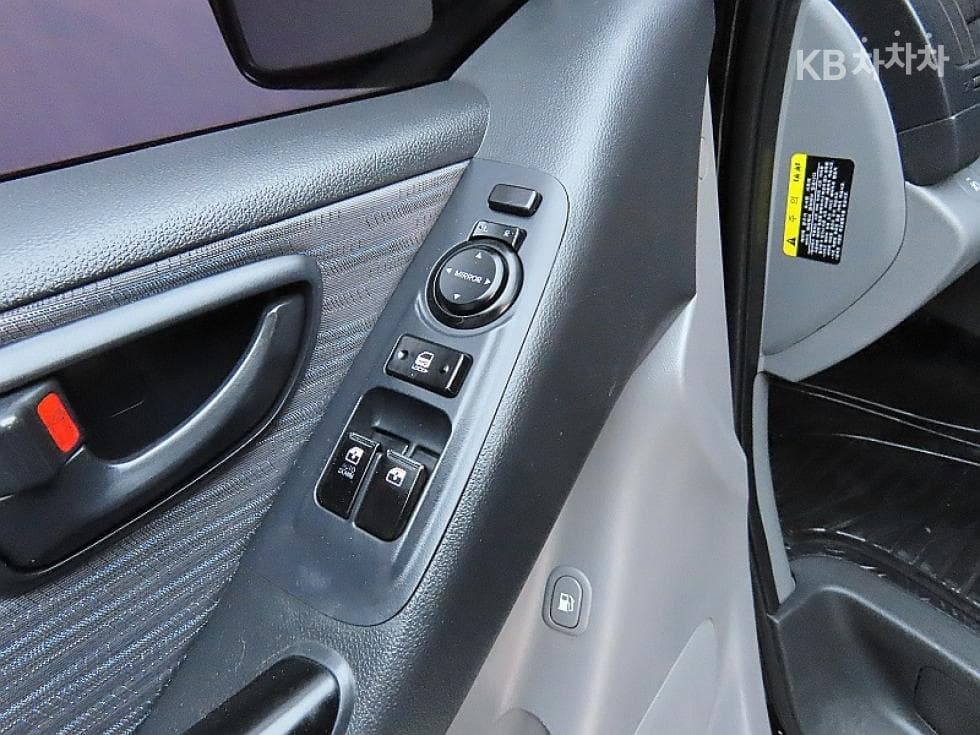Hyundai Grand Starex12-seater Wagon CVX Smart - 14