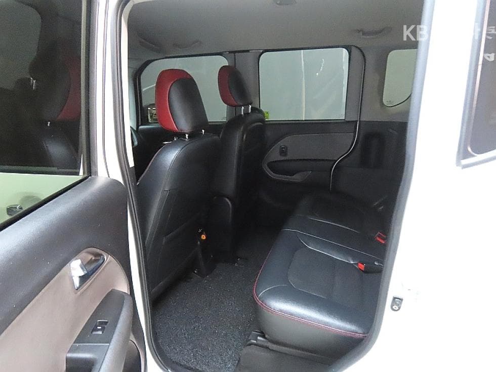 Kia Ray (van)1.0 Gasoline Turbo Prestige - 11