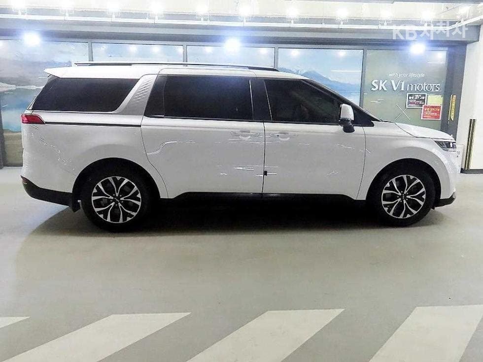 Kia Carnival 4th generationD2.2 11-seater Prestige - 3