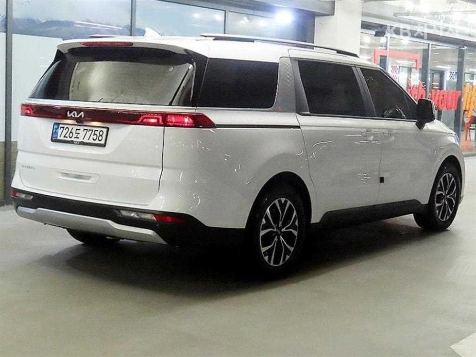 Kia Carnival 4th generationD2.2 11-seater Prestige - 4