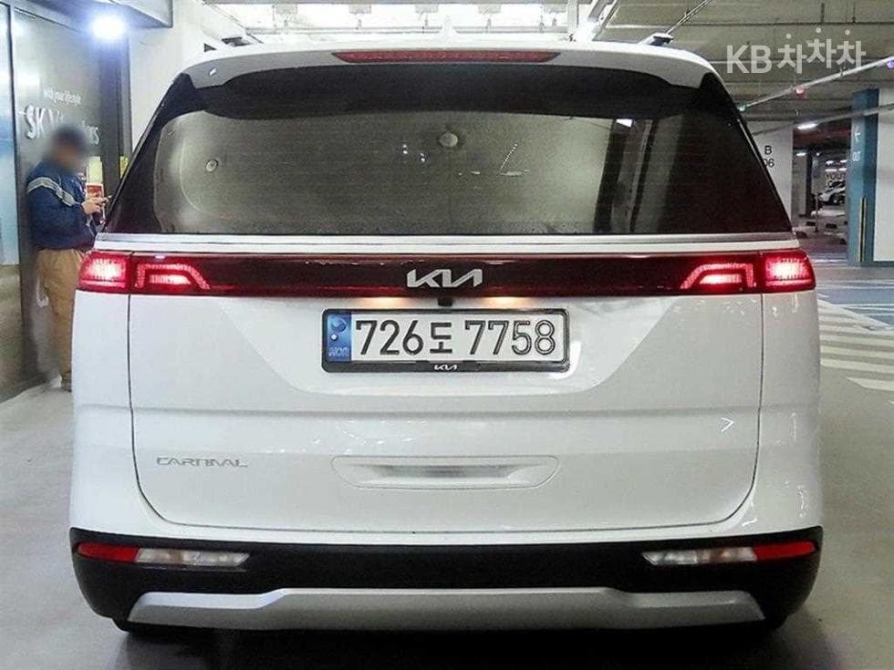 Kia Carnival 4th generationD2.2 11-seater Prestige - 5