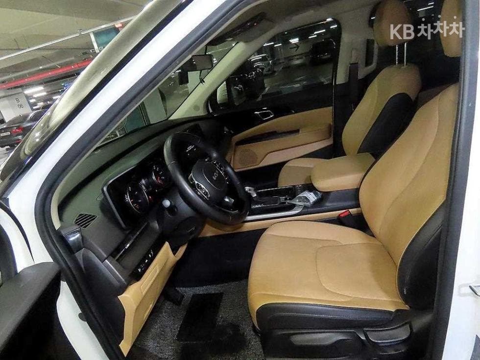 Kia Carnival 4th generationD2.2 11-seater Prestige - 6