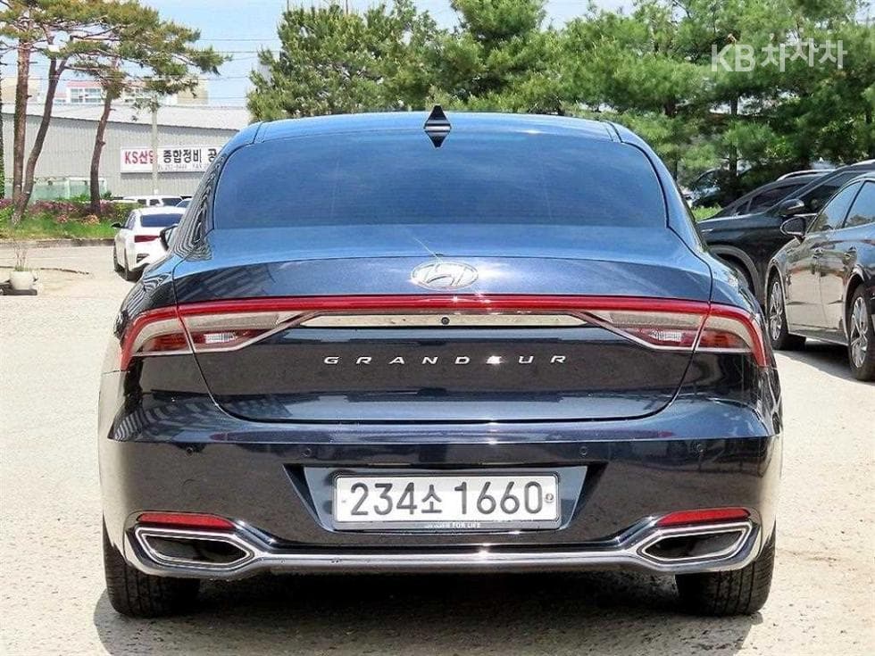 Hyundai The New (facelift) Grandeur (Azera)2.5 Premium 초이스 - 4