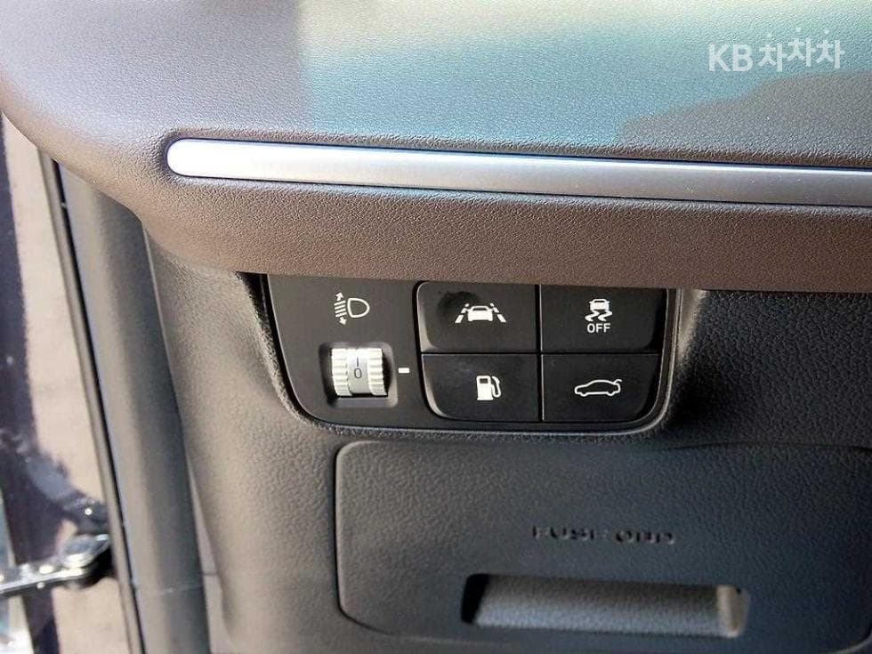 Hyundai The New (facelift) Grandeur (Azera)2.5 Premium 초이스 - 12