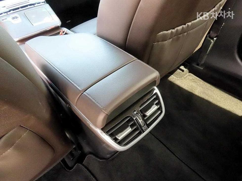 Hyundai The New (facelift) Grandeur (Azera)2.5 Premium 초이스 - 17