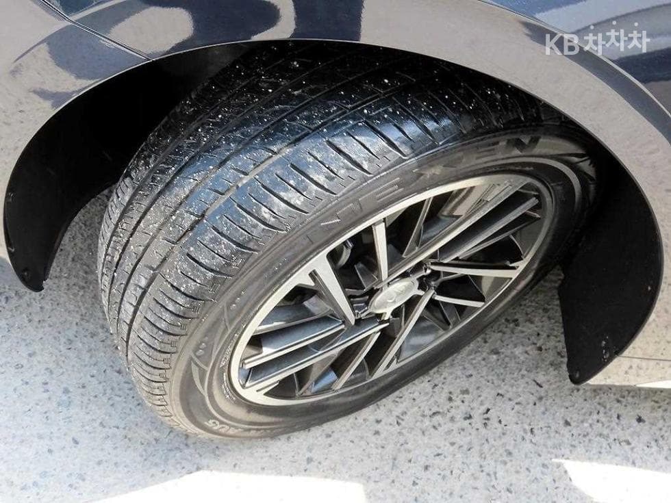 Hyundai The New (facelift) Grandeur (Azera)2.5 Premium 초이스 - 20