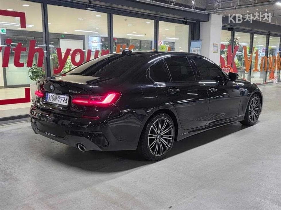 BMW 3 Series (G20)320d M Sport Package - 4