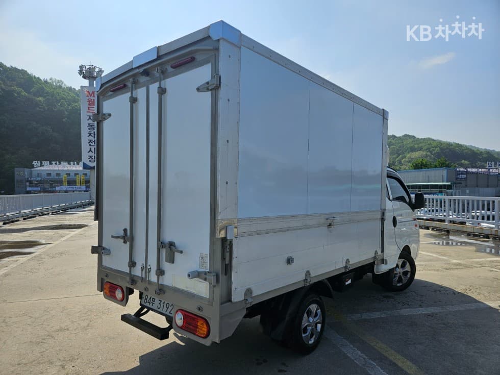Hyundai Porter 2Extra Long Super Cab Wing Body Manual PLUS - 9
