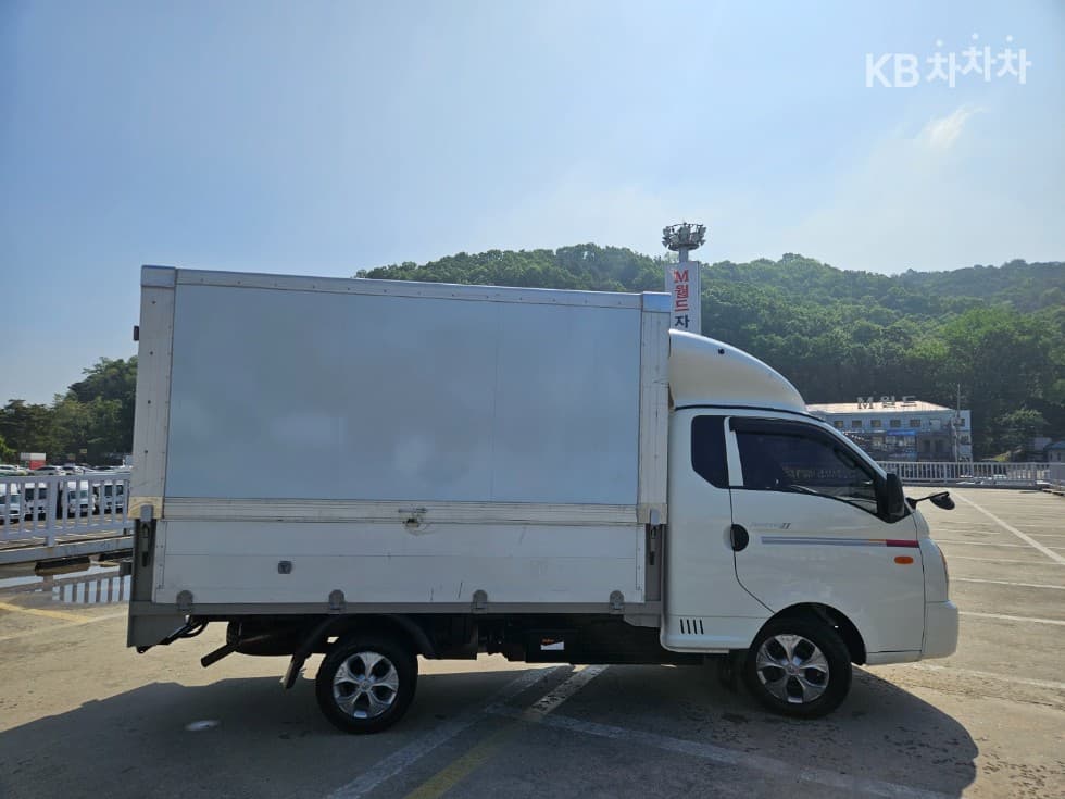 Hyundai Porter 2Extra Long Super Cab Wing Body Manual PLUS - 6