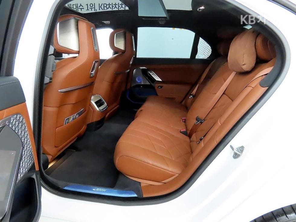 BMW 7시리즈(G70)750e xDrive M Sport Executive - 6