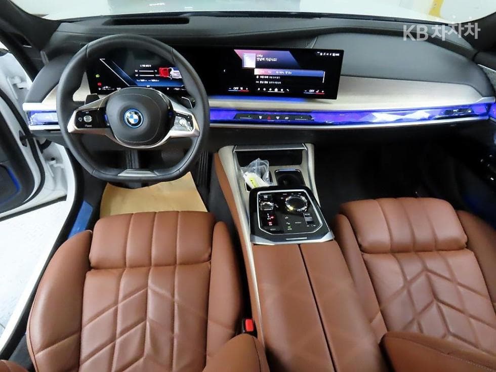 BMW 7시리즈(G70)750e xDrive M Sport Executive - 7