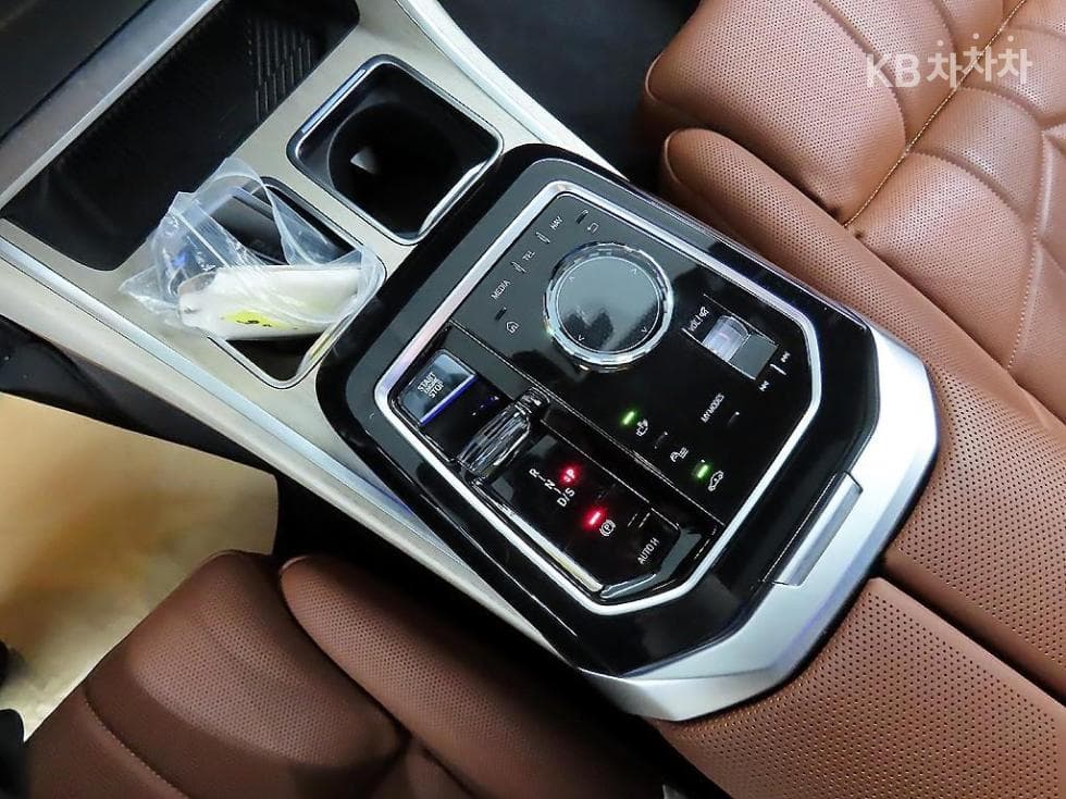 BMW 7시리즈(G70)750e xDrive M Sport Executive - 10