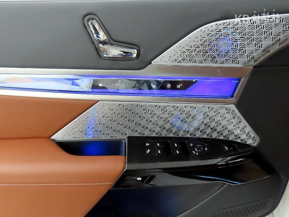 BMW 7시리즈(G70)750e xDrive M Sport Executive - 11