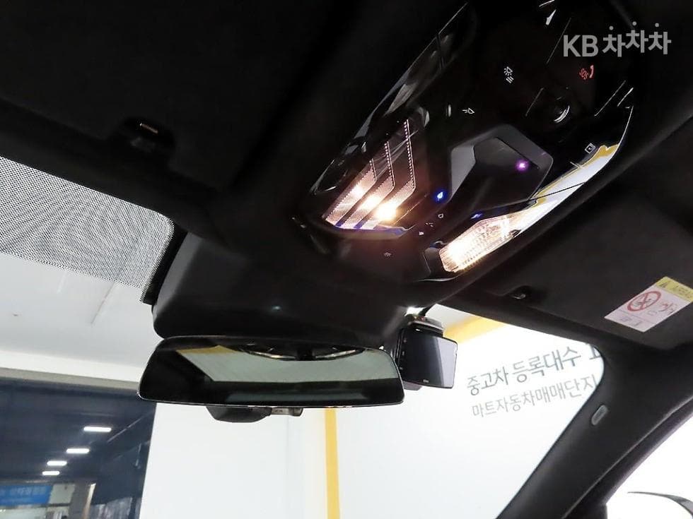 BMW 7시리즈(G70)750e xDrive M Sport Executive - 16
