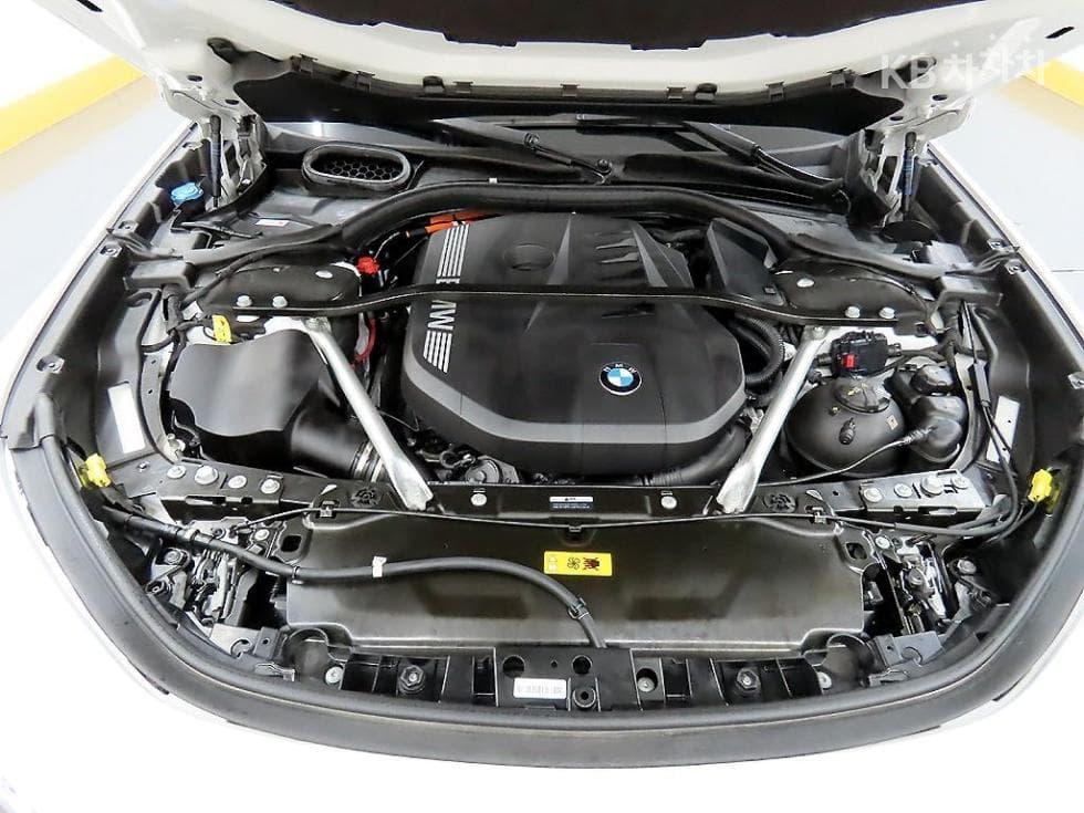 BMW 7시리즈(G70)750e xDrive M Sport Executive - 19