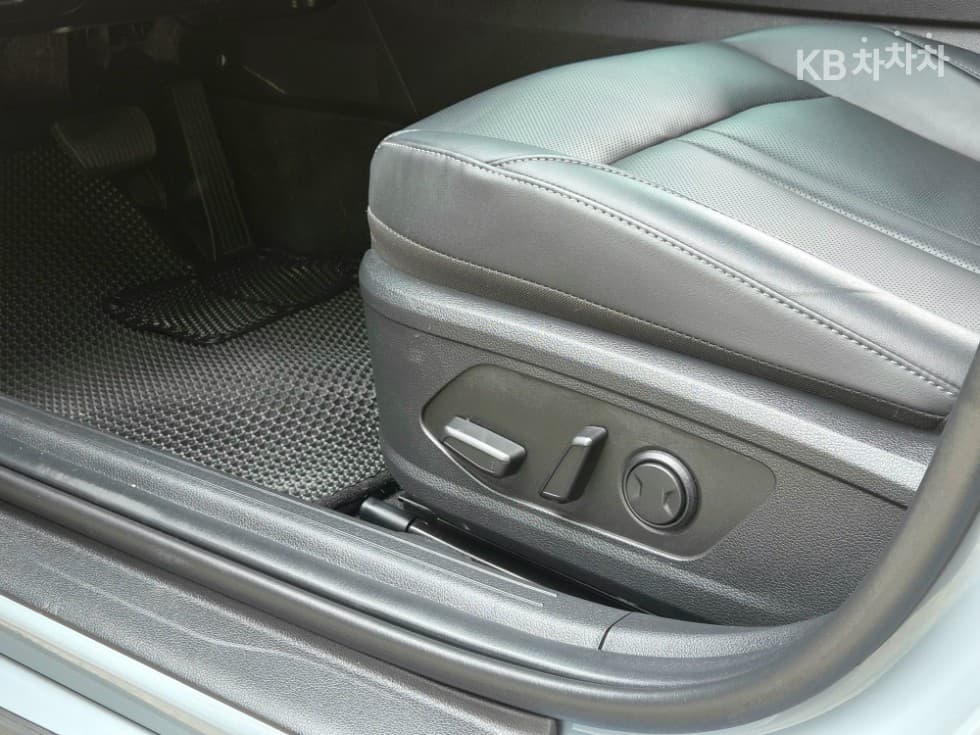 Hyundai Sonata The Edge (Sonata facelift)(DN8)1.6 Turbo Premium - 9