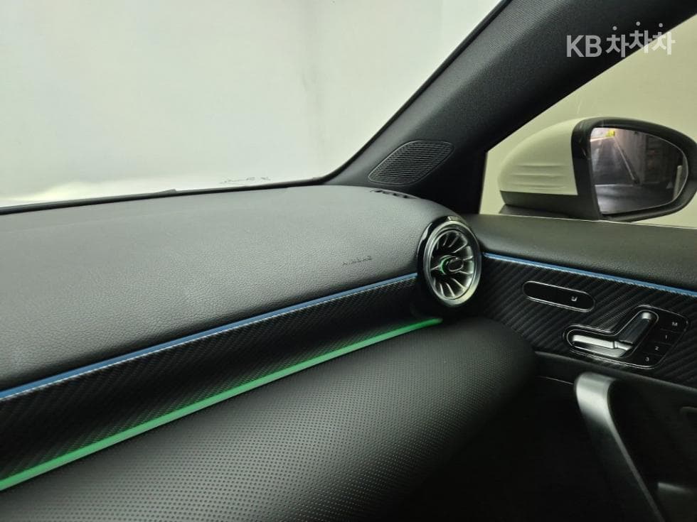 Mercedes-Benz A클래스(W177)A220 Sedan - - 17