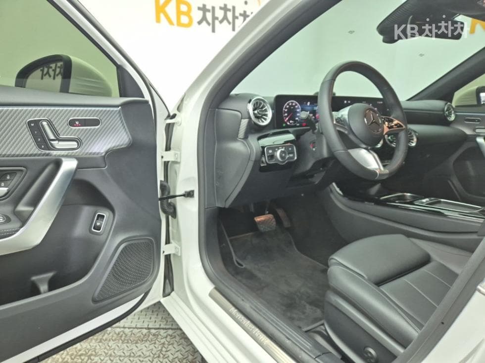 Mercedes-Benz A클래스(W177)A220 Sedan - - 19