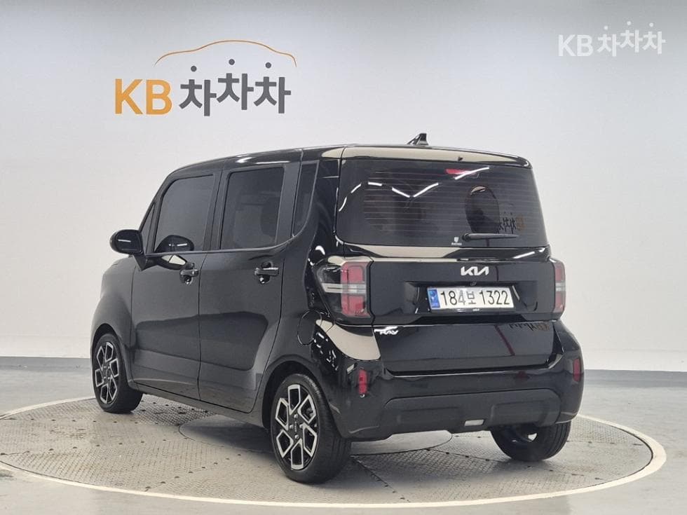 Kia The New (facelift) Kia Ray (van)1.0 Gasoline Signature - 2