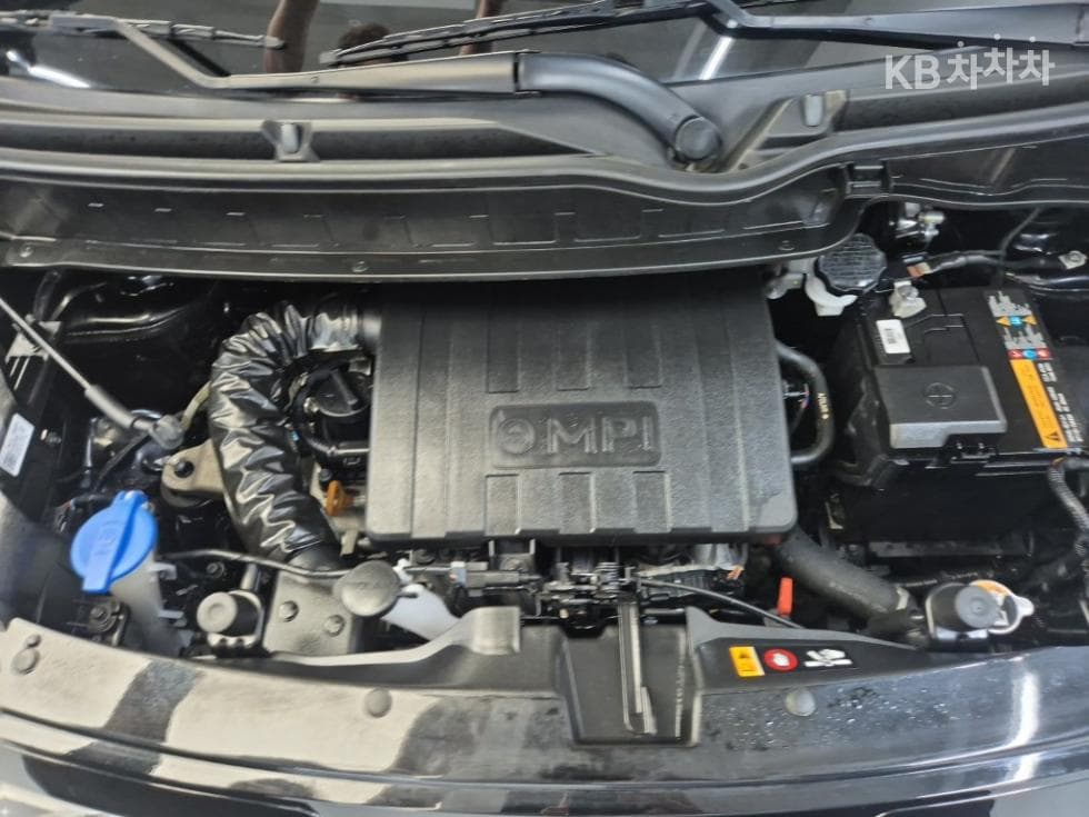Kia The New (facelift) Kia Ray (van)1.0 Gasoline Signature - 5