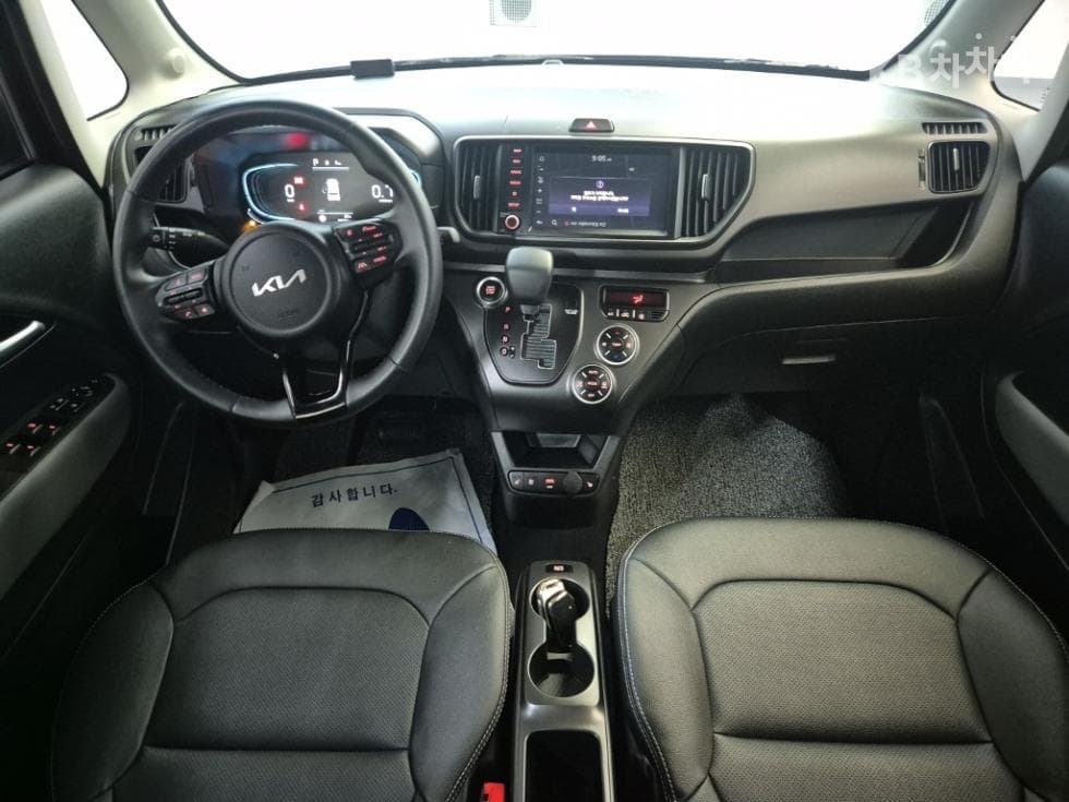 Kia The New (facelift) Kia Ray (van)1.0 Gasoline Signature - 7
