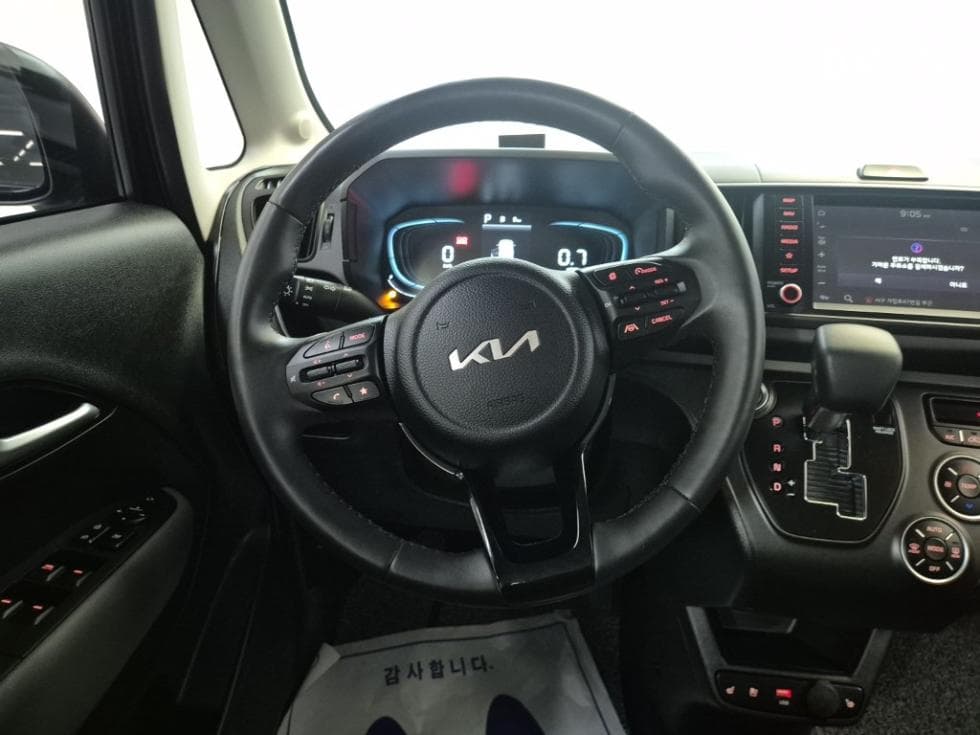 Kia The New (facelift) Kia Ray (van)1.0 Gasoline Signature - 9