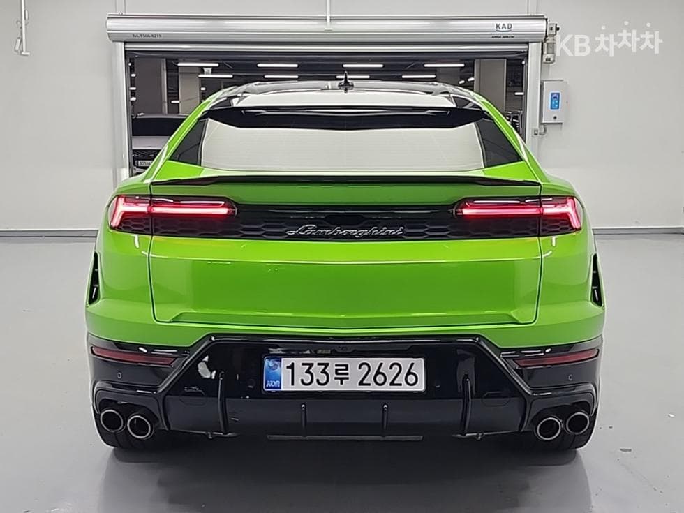 람보르기니 우르스 SE4.0 V8 - 3